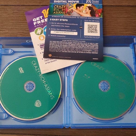 *SOLD* Crazy Rich Asians - Blu-Ray - Picture 2 of 2